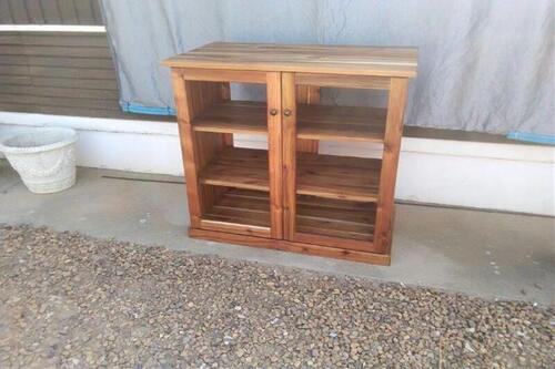 2 door display blackwood